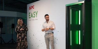 Schneider Electric presenta su nueva gama Easy Rack a sus partners de soluciones IT